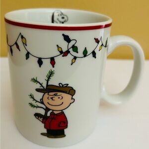PEANUTS Charlie Brown Linus Snoopy Christmas Tree Lights Holiday Ceramic Mug NEW